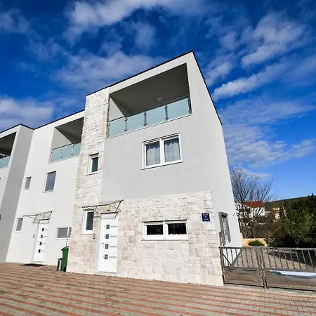 Deluxe Triplex Antea Sukošan