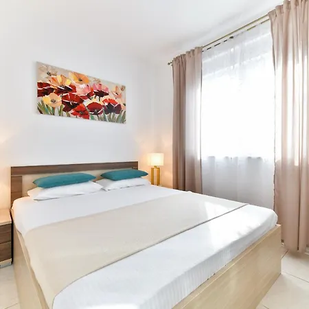 Deluxe Triplex Antea Nyaraló *