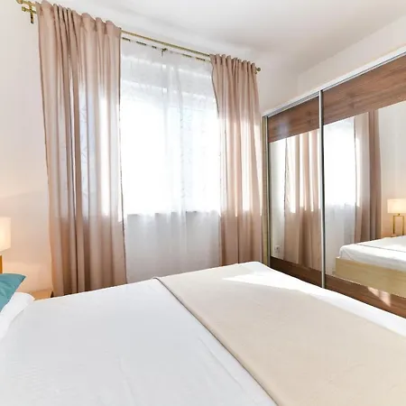 Deluxe Triplex Antea Sukošan