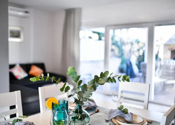 Deluxe Triplex Antea Ferienhaus Sukošan