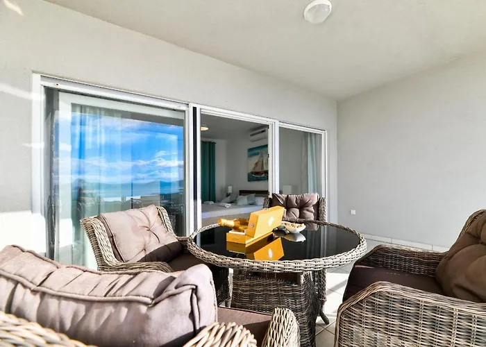 Ferienhaus Deluxe Triplex Antea Sukošan