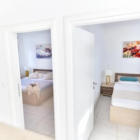 Deluxe Triplex Antea *