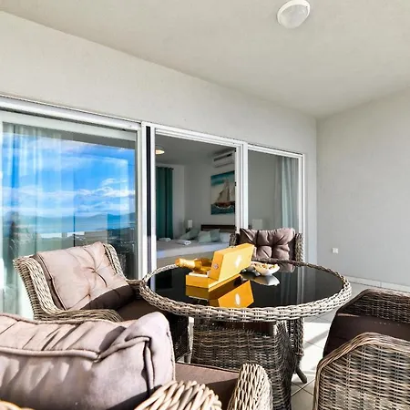 Сasa de vacaciones Deluxe Triplex Antea Sukošan