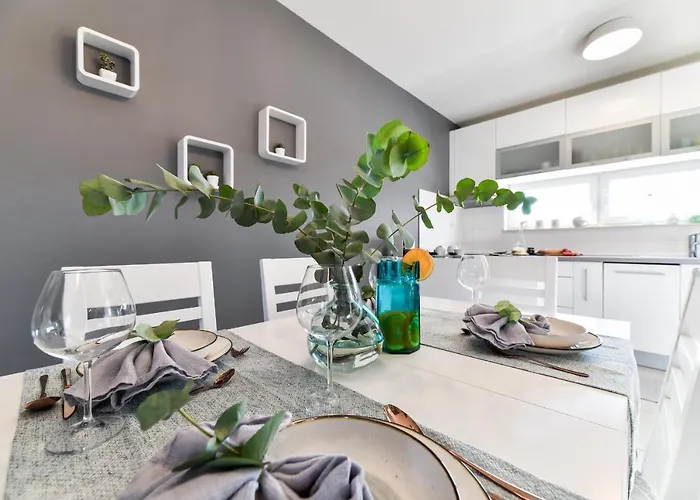 Deluxe Triplex Antea Сукошан